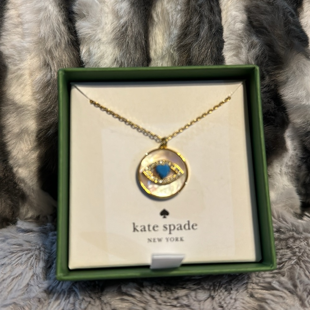 NWT Kate Spade Lucky Charm Gold Necklace In Box - Picture 6 of 6
